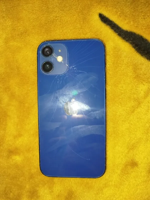 Описание: продам или обменяю iphone 12 mini. из минусов: не работает face id разбита задняя крышка в остальном всё чётко работает. акб 76 процентов, заряжаю максимум один раз в день при моём сценарии использования. в остальном всё хорошо, наклеено защитное стекло. телефон достался в подарок от знакомого. он отдал мне его по той причине, что купил новый телефон. сам продаю по причине того, что всегда пользовался андроидом, и айфоны мне непривычно использовать. в комплекте отдам шнур, коробки к сожалению нет. возможен торг либо обмен на андроид, предложения в лс. донецк, микрорайон мирный. цена: 9000 руб. 📲 tg: gm giagarest 📞🇷🇺звоните: +79494898243 барахолка днр - фотография - 3