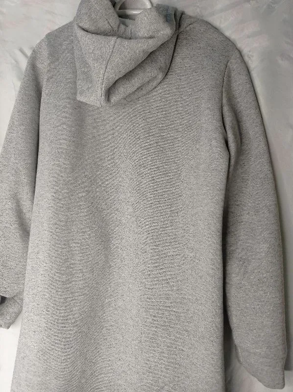 Описание: платье с капюшоном на флисе. размер l. одевалось один раз. донецк, будённовка, самовывоз.... - фотография