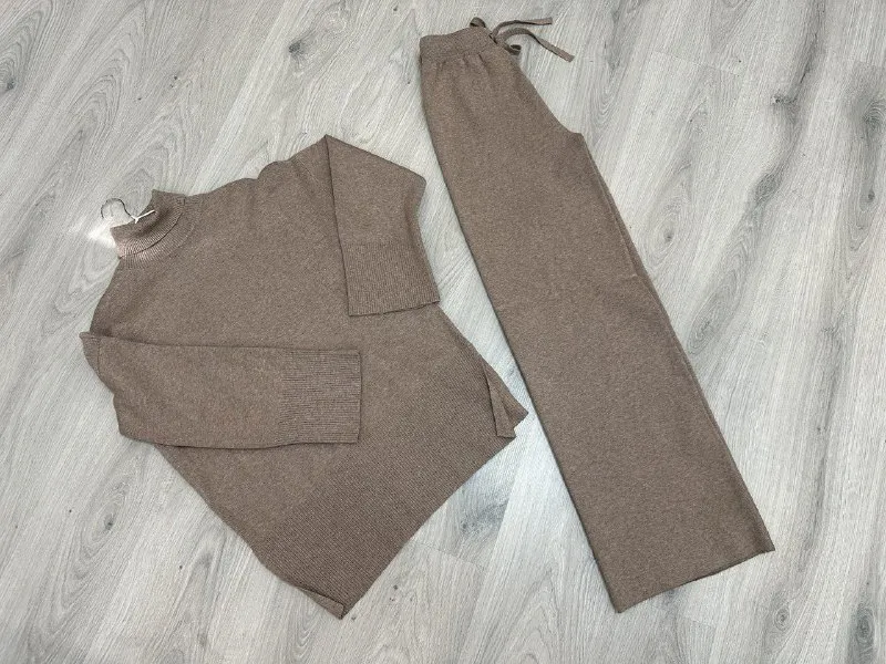Описание: вязаный тёплый костюм max mara(португалия) в идеальном состоянии, не подошёл по росту, оде... - фотография - 1