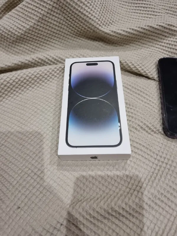 Описание: продаю свой iphone 14 pro max в отличном состоянии. телефон использовался бережно, на корпусе и экране нет дефектов или царапин. цвет — черный. в комплекте идет оригинальный провод для зарядки. пользовался очень редко состояние акб: 100%. диагональ экрана составляет 6 дюймов, что делает его удобным для использования одной рукой. поддерживается функция бесконтактной оплаты. чехол в подарок на экране стекло. цена: 58000 руб. 📲 tg: 😈 sukuna 📞🇷🇺звоните: +79493336740 барахолка днр - фотография - 5