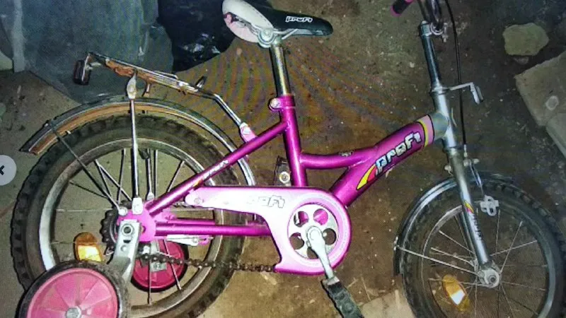 Описание: велосипед для детей 4-6 лет в хорошем состоянии, с тренировочными колесами, которые снимаю... - фотография