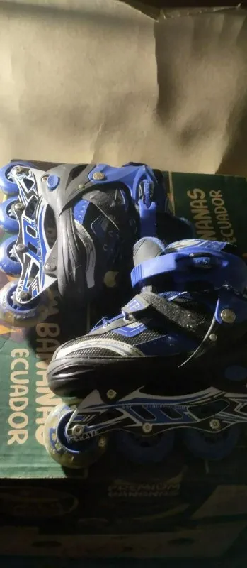 Описание: велосипед для детей 4-6 лет в хорошем состоянии, с тренировочными колесами, которые снимаются(1200 р) ролики в хорошем состоянии регулируется размер с 31-35(500 р) ролики розовые, размер с 31-35, состояние хорошее, (1200р) скейты, по 300 р, состояние хорошее. пролетарский район цена: 500 руб. 📲 tg: виктория сотник 📞🇷🇺звоните: +79493732574 барахолка днр - фотография - 3