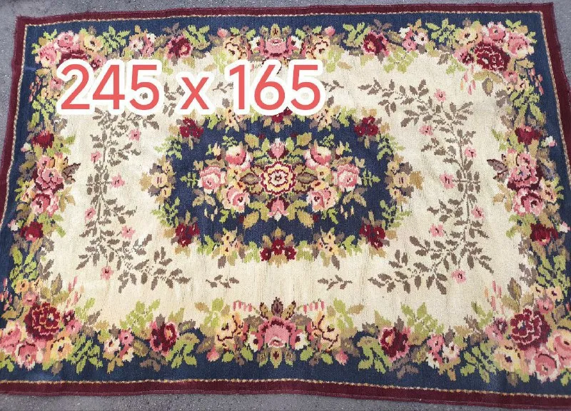 Описание: продам два ковра, шерсть. размер 245 х 165 и 190 х 135 цена за один 1500 руб. кровать 2000 руб. стулья по 1000 руб. в наличии два. цена: 1500 руб. 📲 tg: е. в. 📞🇷🇺звоните: +79493734158 барахолка днр - фотография - 4