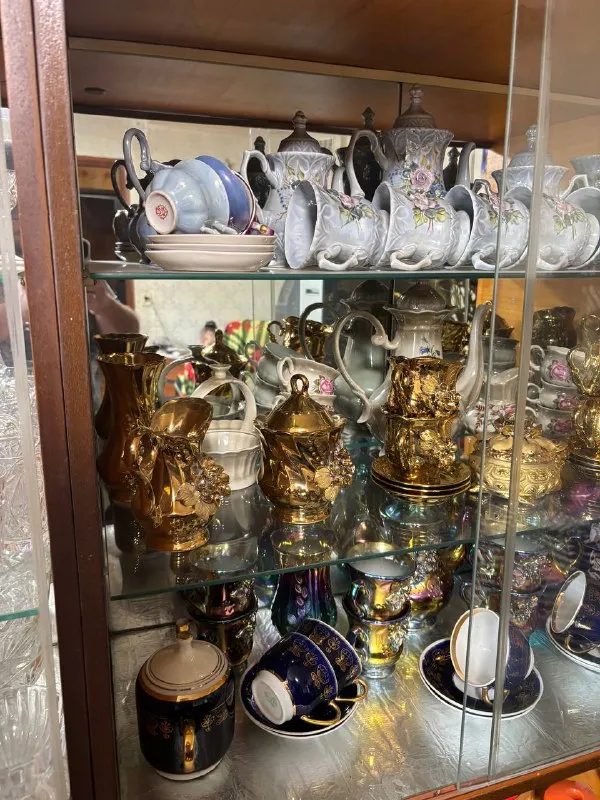 Описание: старинный фарфоровый сервиз + хрусталь (оптом) продаётся большая коллекция старинной посуд... - фотография - 1