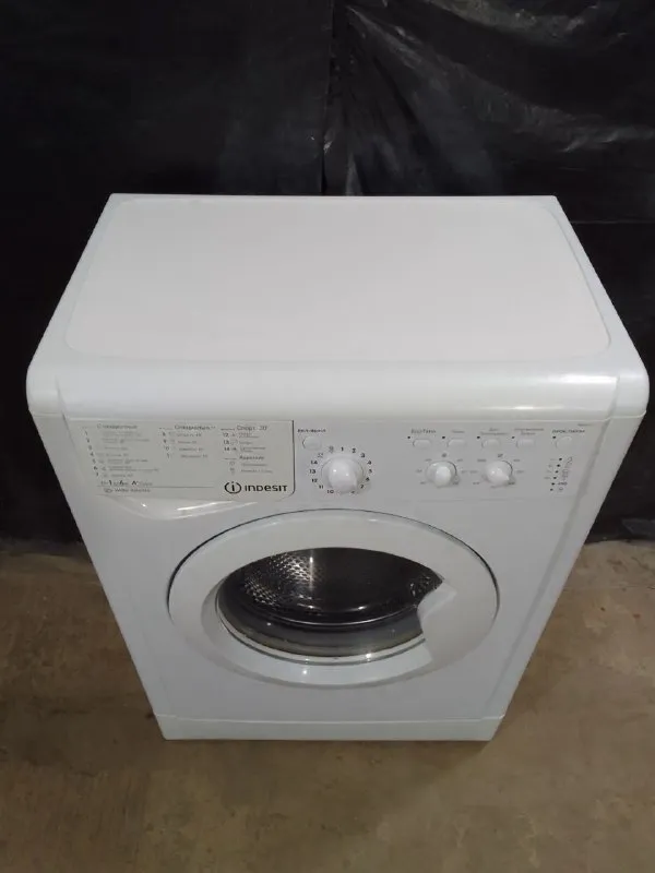 Описание: продаю стиральную машину indesit на 6 кг 1000 оборотов. габариты в85 ш60 г42 см. многофунк... - фотография - 1