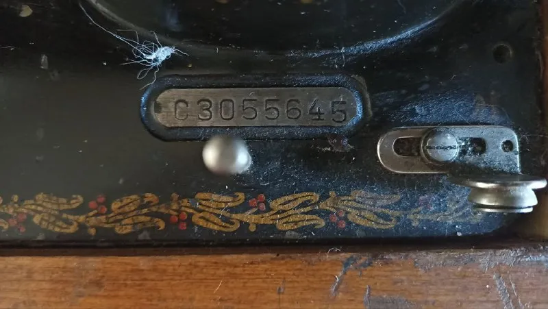 Описание: продам раритетную номерную швейную машинку подольск пмз 1948 года. в рабочем состоянии. це... - фотография - 1