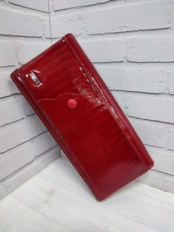 Описание: ✨продам кошелек женский из натуральной кожи (новый) отличный женский кошелек хорошего качества в красивом цвете, функциональный внутри, привлекательный снаружи. идет в подарочной коробке. размер: 18,5 х 9,0 х 3,0 см. все вопросы по телефону. цена: 2195 руб. 📲 tg: александр клюев 📞🇷🇺звоните: +7 949 450 92 20 барахолка днр - фотография - 8