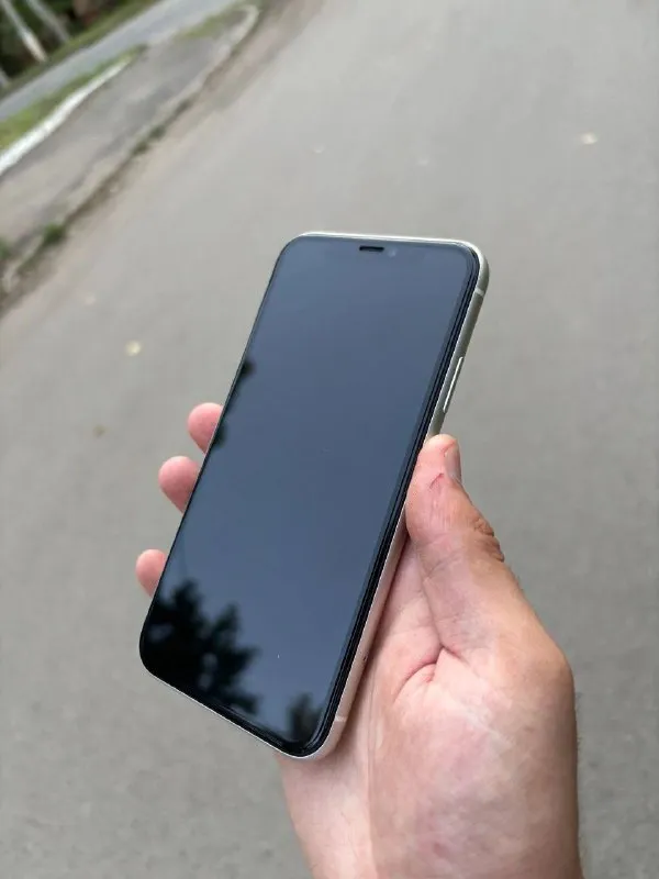Описание: iphone 11 128 gb white цена 18 000р по работе нареканий нет, все функции работают исправно... - фотография