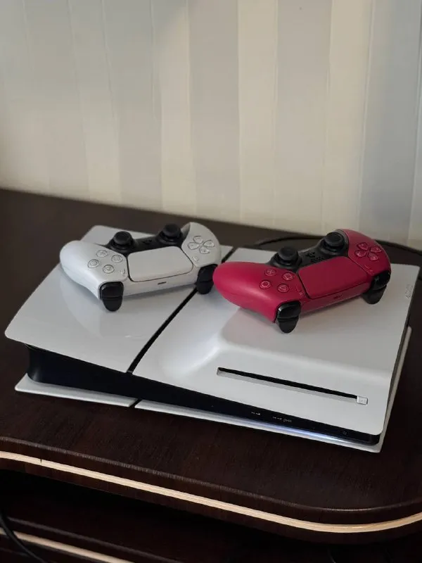 ✅продам playstation 5 slim 1 терабайт с дисководом ! ✅ 2 джойстика !!! ✅+400 игр в комплекте (на фот... - фотография - 1