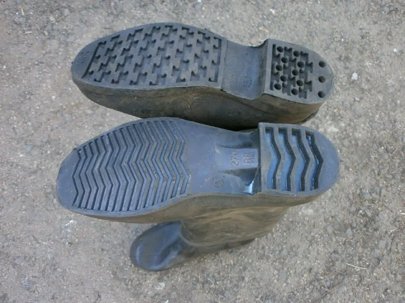 Описание: сапоги резиновые рабочие размеры 42 новые 2 пары по 1500р рыболовные - рыбацкие 40, 43, 44 по 1200 р. цена: 1500 руб. 📲 tg: вячеслав 📞🇷🇺звоните: +79494705820 барахолка днр - фотография - 2