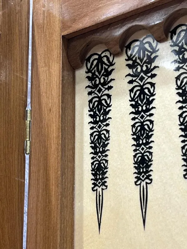 Описание: ⚡️продам нарды ручной работы из натурального дерева - новые ✅оригинальные деревянные нарды 2 в 1 (нарды - шашки) ручной работы в восточном стиле (по мотивам знаменитой поэмы), сделанные из благородного дерева - бука. материал: дерево (бук). размер: 60 х 60 см. идут в плотном чехле для ношения и хранения. все вопросы по телефону. цена: 12950 руб. 📲 tg: валентина бараненко 📞🇷🇺звоните: +7949 450 92 20 барахолка днр - фотография - 4