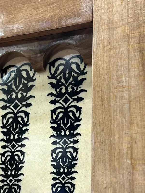 Описание: ⚡️продам нарды ручной работы из натурального дерева - новые ✅оригинальные деревянные нарды 2 в 1 (нарды - шашки) ручной работы в восточном стиле (по мотивам знаменитой поэмы), сделанные из благородного дерева - бука. материал: дерево (бук). размер: 60 х 60 см. идут в плотном чехле для ношения и хранения. все вопросы по телефону. цена: 12950 руб. 📲 tg: валентина бараненко 📞🇷🇺звоните: +7949 450 92 20 барахолка днр - фотография - 5