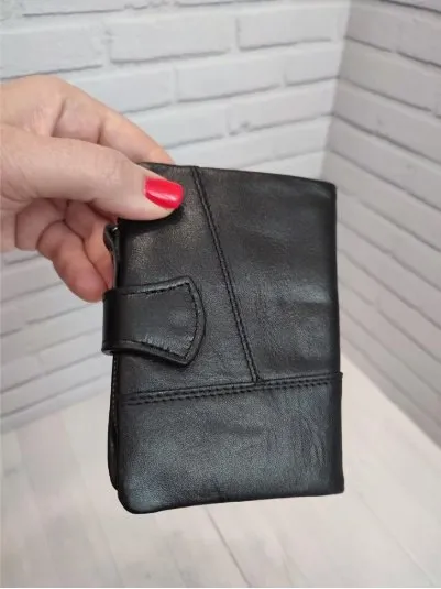 Описание: 💥продам новый кошелек из натуральной кожи модный дизайн в сочетании с хорошим функционалом, хорошее качество, необычная форма и главное практичность - все это собрал в себе данный кошелек. кошелек новый. идет с rfid-защитой. внутренняя часть отстегивается при необходимости. размер: 131 х 90 х 30 мм. все вопросы по телефону. цена: 2250 руб. 📲 tg: александр клюев 📞🇷🇺звоните: +7 949 450 92 20 барахолка днр - фотография - 3