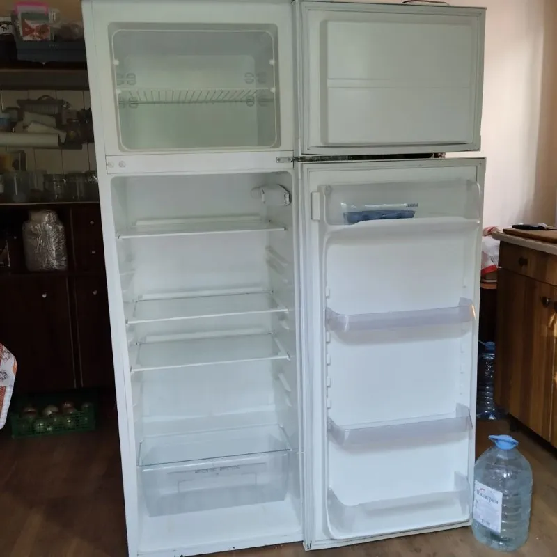Описание: продам рабочий холодильник "zanussi" в хорошем состоянии цена: 8000 руб. 📲 tg: elena 📞🇷🇺звоните: +79493261338 барахолка днр - фотография - 4