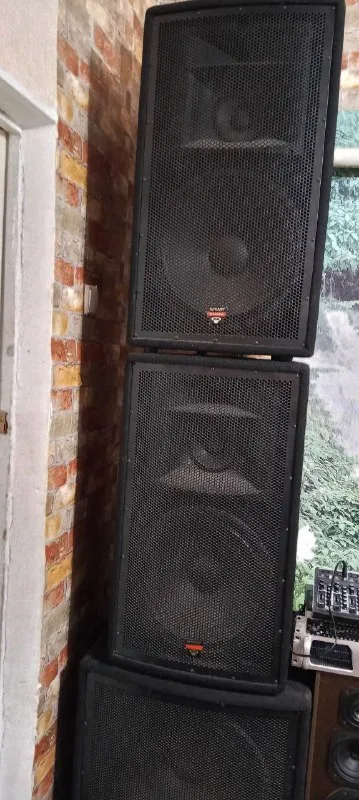 Описание: продам профессиональную эстрадную аппаратуру. акустическая система magnum alphard professional. 2 колонки, максимальная мощность каждой 600 ватт, сабвуфер, максимальная мощность 1200 ватт. эквалайзер behringer. усилитель audio force, 400 ватт на канал, сопротивление 8 ом. продаётся всё комплектом, а не по отдельности. цена: 170000 руб. 📲 tg: екатерина 📞🇷🇺звоните: +79495093498 барахолка днр - фотография - 5