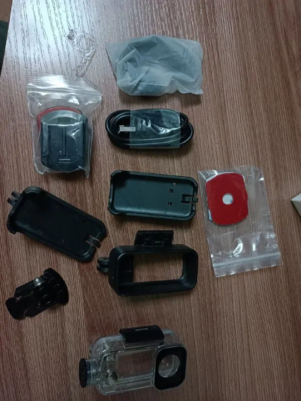 Описание: экшн камера sjcam с300 снимает видео в максимальном разрешении 4k. при съемке в hd и full hd частота кадров достигает 120 кадр. /сек и позволяет создавать эффектные ролики в движении. модель дополнена функциями видеорегистратора и веб-камеры. цифровой зум 8x, ручная настройка баланса белого и разные режимы фотосъемки. модель оснащена usb-портом и модулем wi-fi для удобного управления со смартфона через мобильное приложение sjcam zone. идеальное состояние. полный комплект со всеми креплениями и аква боксом. донецк. цена: 8000 руб. 📲 tg: nick 📞🇷🇺звоните: +79493527538 барахолка днр - фотография - 4