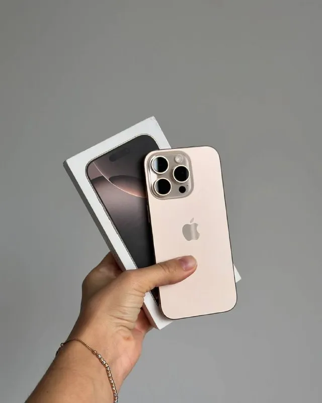 Описание: 🛒iphone 16 pro desert titanium 256gb 👉рассрочка до 12 месяцев. 👉полный оригинальный комплект, год гарантии. 👉доставка и защитное стекло в подарок 🎁 цена: 82000 руб. 📲 tg: надя 📞🇷🇺звоните: 9763427759 барахолка днр - фотография - 3