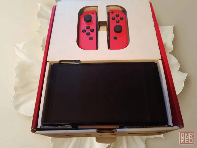 Описание: nintendo switch oled mario red edition (64 гб) в отличном состоянии + 8 картриджей (12 игр... - фотография - 1