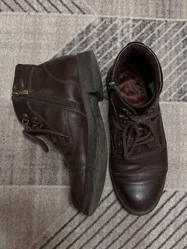 Описание: ботинки мужские зимние. состояние хорошее натуральная кожа размер: 42 цена: 3000 рублей. ботинки мужские демисезонные состояние нормальное натуральная кожа размер: 41 цена: 2000 рублей. самовывоз, ворошиловский район цена: 5000 руб. 📲 tg: дарья 📞🇷🇺звоните: +7 949 467 3821 барахолка днр - фотография - 3