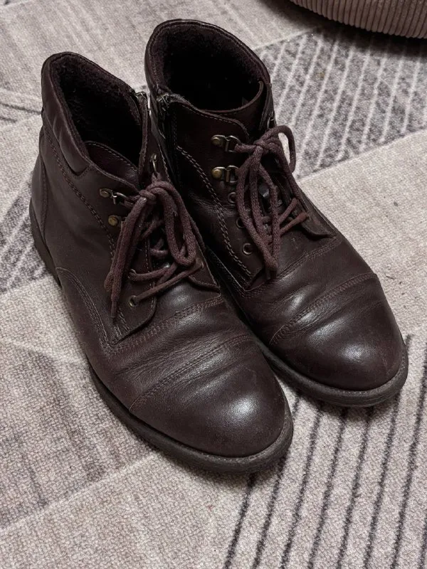 Описание: ботинки мужские зимние. состояние хорошее натуральная кожа размер: 42 цена: 3000 рублей. ботинки мужские демисезонные состояние нормальное натуральная кожа размер: 41 цена: 2000 рублей. самовывоз, ворошиловский район цена: 5000 руб. 📲 tg: дарья 📞🇷🇺звоните: +7 949 467 3821 барахолка днр - фотография - 4