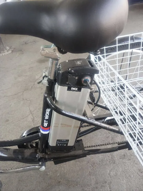 Описание: продам электровелосипед состояние нового цена: 30000 руб. 📲 tg: елена 🌹 📞🇷🇺звоните: +79494... - фотография