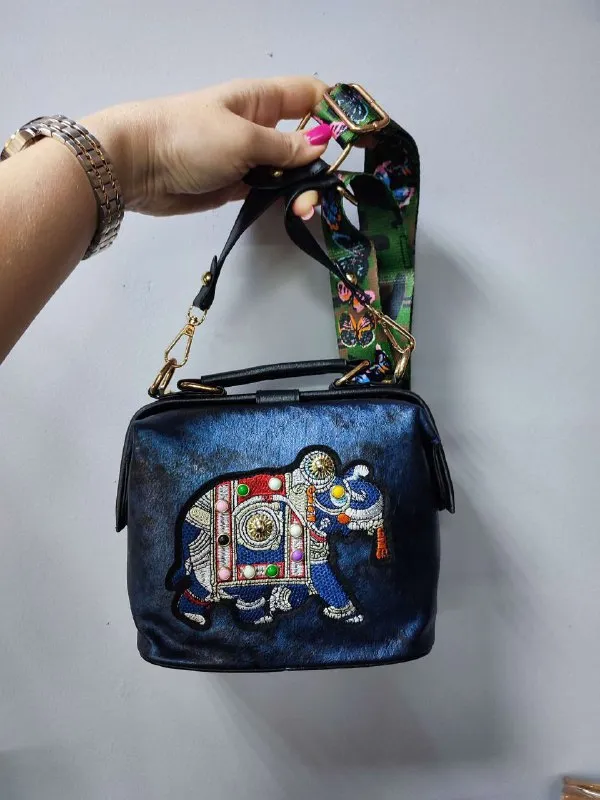 Описание: 💥продам женскую сумку (новая) ✨модная женская сумочка, яркая, красивая, вместительная с сл... - фотография