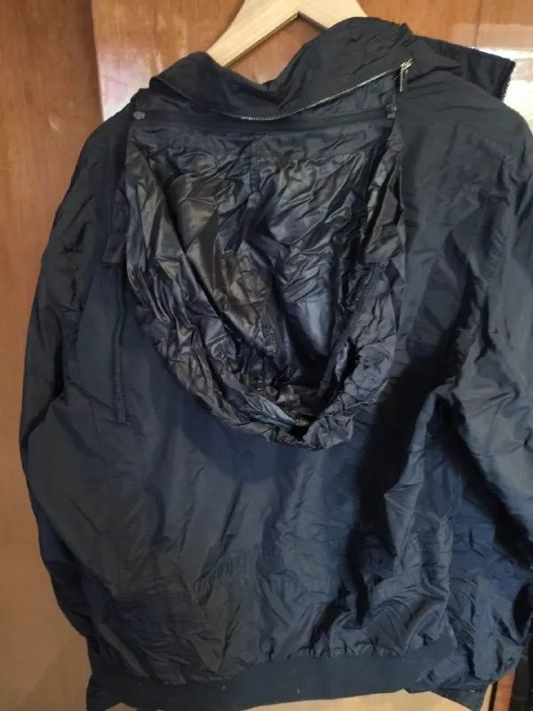 Описание: куртка мужская ветровка hilfiger denim. длина 78 см, длина рукава 71 см, ширина плеч 52 см, ширина в закрытом виде 58 см, ширина груди 66 см. бу. состояние как новая. 7000 р. куртка мужская плащевка с капюшоном allergy черная. длина 68 см, длина рукава 68 см, ширина плеч 54 см, ширина низа 58 см, ширина в закрытом виде 64 см, ширина груди 64 см. бу. как новая. 5000 р. куртка мужская синяя ветровка moncler. длина 69 см, длина рукава 69 см, ширина низа 69 см, ширина груди 73 см. бу. состояние хорошее. 3500 р куртка джинсовая черная с серебром. женская. длина 52 см, ширина плеч 46 см, длина рукава 59 см, ширина в закрытом виде 48 см, ширина низа 48 см, ширина груди 53 см. бу. состояние хорошее. 500 р. самовывоз донецк куйбышевский исполком цена: 500 руб. 📲 tg: генадій ясир 📞🇷🇺звоните: +30958440587 барахолка днр - фотография - 2