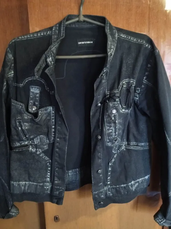 Описание: куртка мужская ветровка hilfiger denim. длина 78 см, длина рукава 71 см, ширина плеч 52 см, ширина в закрытом виде 58 см, ширина груди 66 см. бу. состояние как новая. 7000 р. куртка мужская плащевка с капюшоном allergy черная. длина 68 см, длина рукава 68 см, ширина плеч 54 см, ширина низа 58 см, ширина в закрытом виде 64 см, ширина груди 64 см. бу. как новая. 5000 р. куртка мужская синяя ветровка moncler. длина 69 см, длина рукава 69 см, ширина низа 69 см, ширина груди 73 см. бу. состояние хорошее. 3500 р куртка джинсовая черная с серебром. женская. длина 52 см, ширина плеч 46 см, длина рукава 59 см, ширина в закрытом виде 48 см, ширина низа 48 см, ширина груди 53 см. бу. состояние хорошее. 500 р. самовывоз донецк куйбышевский исполком цена: 500 руб. 📲 tg: генадій ясир 📞🇷🇺звоните: +30958440587 барахолка днр - фотография - 4