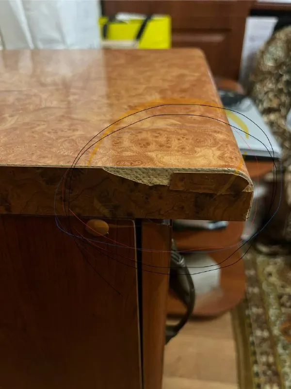 Описание: продам тумбочку на колесиках, на фото видно маленький дефект. внутри три секции 46см. разм... - фотография - 1