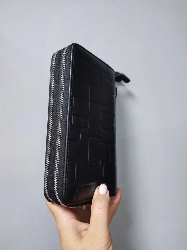 Описание: ⚡️продам новый клатч из натуральной кожи. отличный функциональный клатч из натуральной кожи, вместительный, интересный дизайн. размер: 20 х 11 х 4 см. все вопросы по телефону. цена: 2795 руб. 📲 tg: александр клюев 📞🇷🇺звоните: +7 949 450 92 20 барахолка днр - фотография - 7