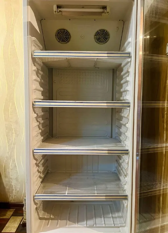 Описание: продаю холодильный шкаф атлант в отличном внешнем и техническом состоянии. габариты: высот... - фотография
