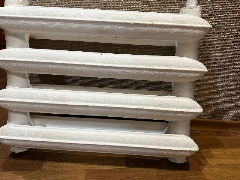 Описание: продам чугунную батарею, б/у, 4 секции, в хорошем состоянии. самовывоз район площади буден... - фотография