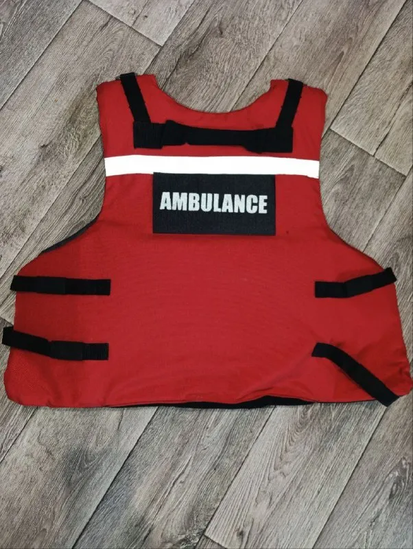 Описание: продам мед. бронежилет с кивларом без плит. состояние, как новый. пишите лс или по телефон... - фотография