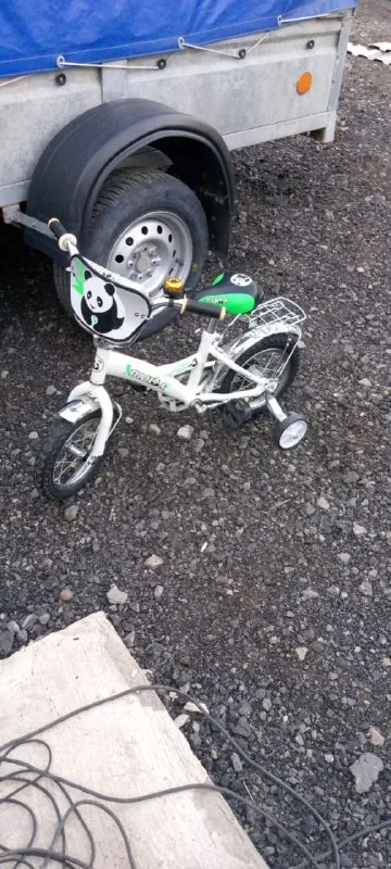 Описание: продам хороший детский велосипед, хороший, не разу не успели пользоваться, потому что и уехали в другой город, а перевести не на чем купили новый цена: 2000 руб. 📲 tg: милаха романова 📞🇷🇺звоните: +79518490108 барахолка днр - фотография - 2