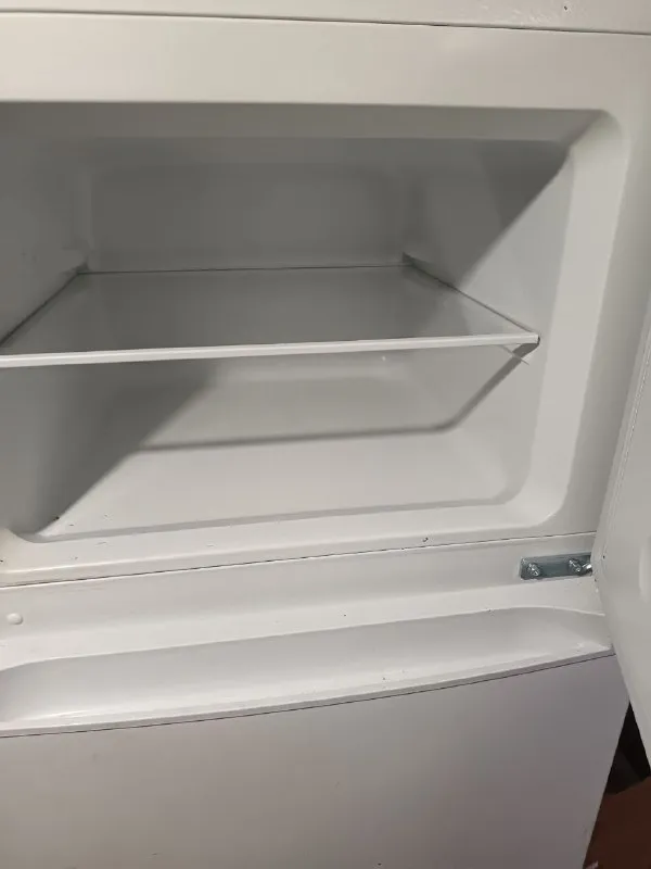 Описание: здравствуйте. холодильник hyundai ct2551wt. совсем новый и дня не работал, есть все чеки. покупали в июле. местоположение волноваха. цена: 24000 руб. 📲 tg: владимир 📞🇷🇺звоните: 89920400424 барахолка днр - фотография - 2