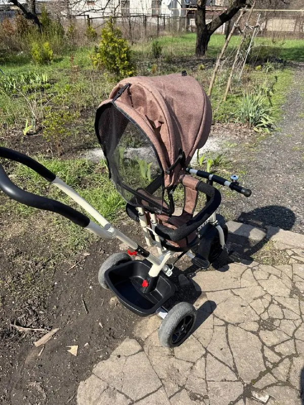 Описание: велосипед детский трехколесный с ручкой, очень мало ездили, хорошее состояние цена: 4000 руб. 📲 tg: anya 📞🇷🇺звоните: +79493875467 барахолка днр - фотография - 2