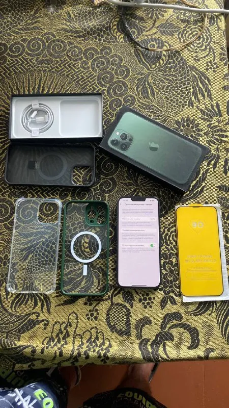 Описание: продам iphone 13 pro max 256gb смартфону 3 месяца, с первого дня в чехле и защитных линзах на камере. аккумулятор 100% комплект - коробка, кабель зарядки (оригинал) бонусом отдам 3 чехла + комплект линз на камеру + защитное стекло 9d торг уместен цена: 45000 руб. 📲 tg: олег 📞🇷🇺звоните: +79493130629 барахолка днр - фотография - 2