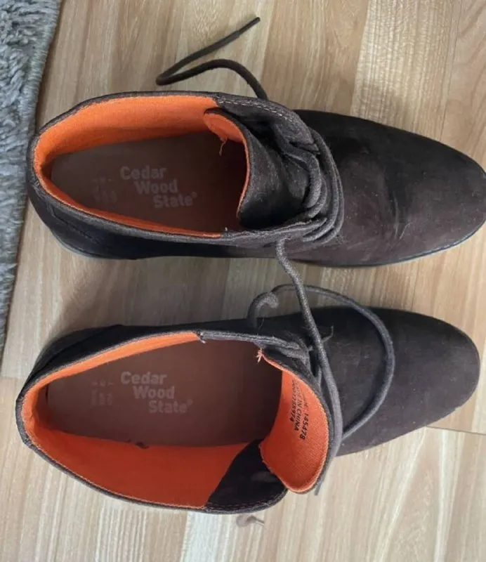 Описание: осенне-весенние ботинки cedar wood state. качественные, стильные и удобные. размер написан 40, по факту наш 41. были одеты пару раз, состояние отличное. цена: 1500 руб. 📲 tg: андрей 📞🇷🇺звоните: 7 949846-17-56 барахолка днр - фотография - 2