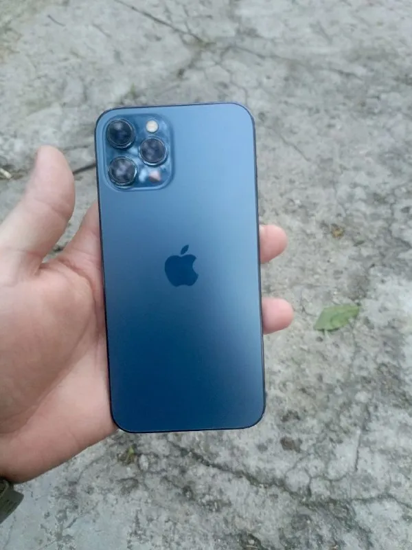 Описание: продам iphone 12 pro max 512gb телефон в отличном состоянии, все функции работают, акб 79% держит хорошо, комплект- зарядка, блок. цена: 38500 руб. 📲 tg: no name 📞🇷🇺звоните: 89494292037 барахолка днр - фотография - 3