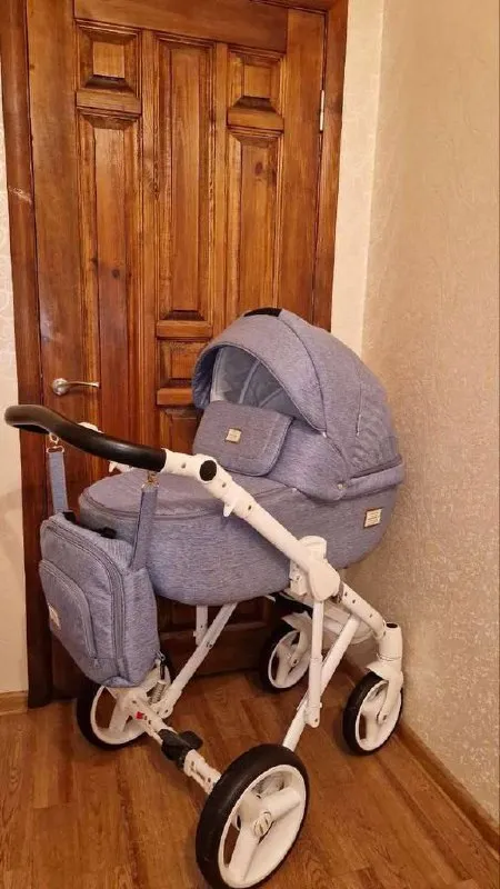 Описание: продам коляску 2в1 adamex luciano standart q4 светлый джинс (польша) подойдет как мальчику, так и девочке. модульная коляска. в комплект входит: сумка для мамы, дождевик, москитная сетка, держатель для бутылочки. модель укомплектована кокосовым матрасиком. коляска предназначена для детей возрастом от 0 месяцев до 3 лет. отдам муфты на ручку, покупались отдельно, очень удобно с ними осенью и зимой. цена: 20000 руб. 📲 tg: daria malyutina 📞🇷🇺звоните: 79494074561 барахолка днр - фотография - 4