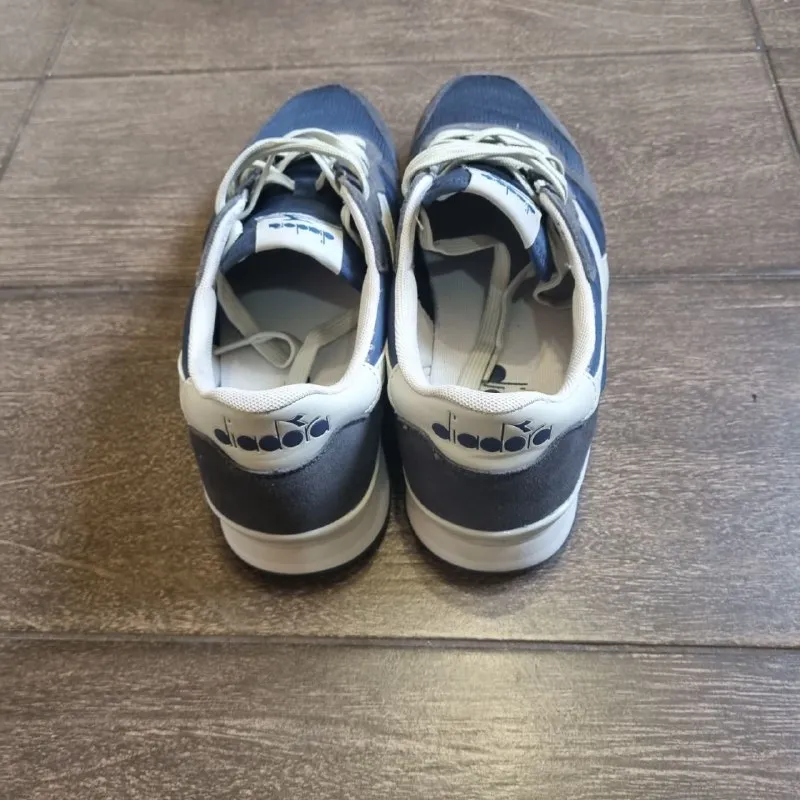 Описание: оригинальные кроссовки diadora, в идеальном состоянии, две прогулки, по стельке 28 см цена: 5000 руб. 📲 tg: алексей 📞🇷🇺звоните: +79493194858 барахолка днр - фотография - 2