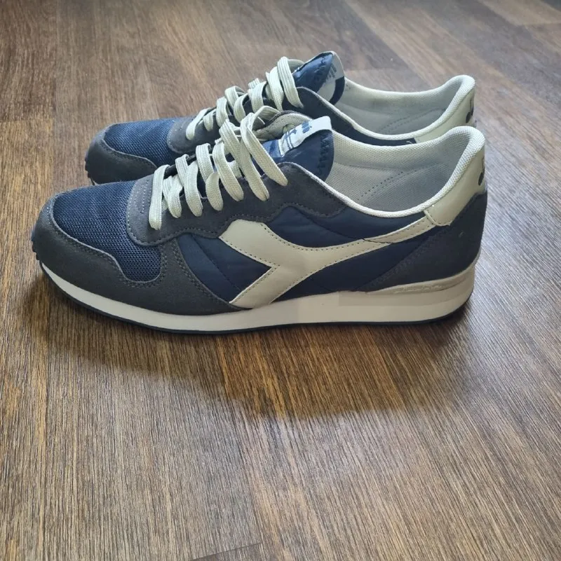 Описание: оригинальные кроссовки diadora, в идеальном состоянии, две прогулки, по стельке 28 см цена: 5000 руб. 📲 tg: алексей 📞🇷🇺звоните: +79493194858 барахолка днр - фотография - 5