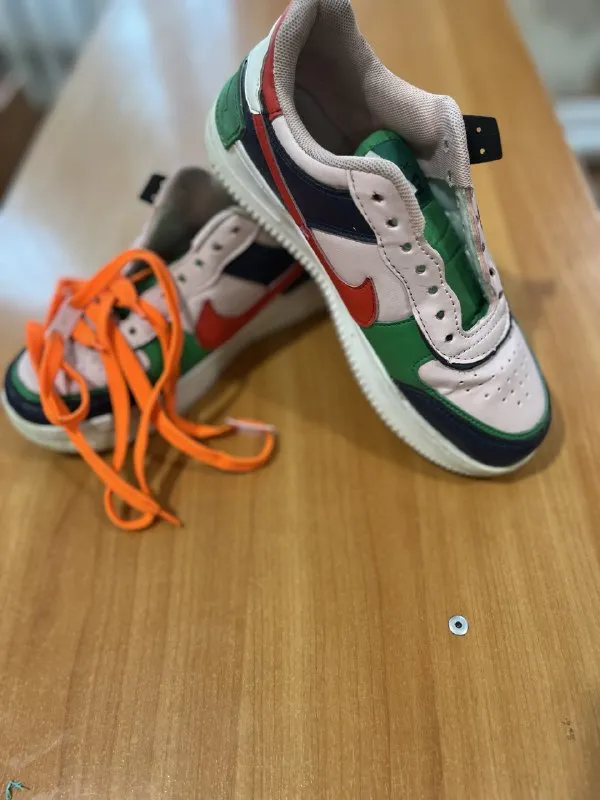 Описание: кожаные кроссовки, подойдут и мальчику, и девочке, размер по стельке 23,5. цена: 1000 руб.... - фотография