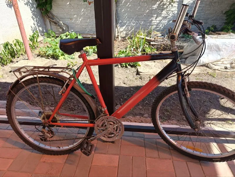 Описание: велосипед взрослый на ходу. передние тормоза рабочие. рама идеальная. шины целы. подкачкены. цена: 2000 руб. 📲 tg: ангелина 📞🇷🇺звоните: +7949 3619710 барахолка днр - фотография - 3