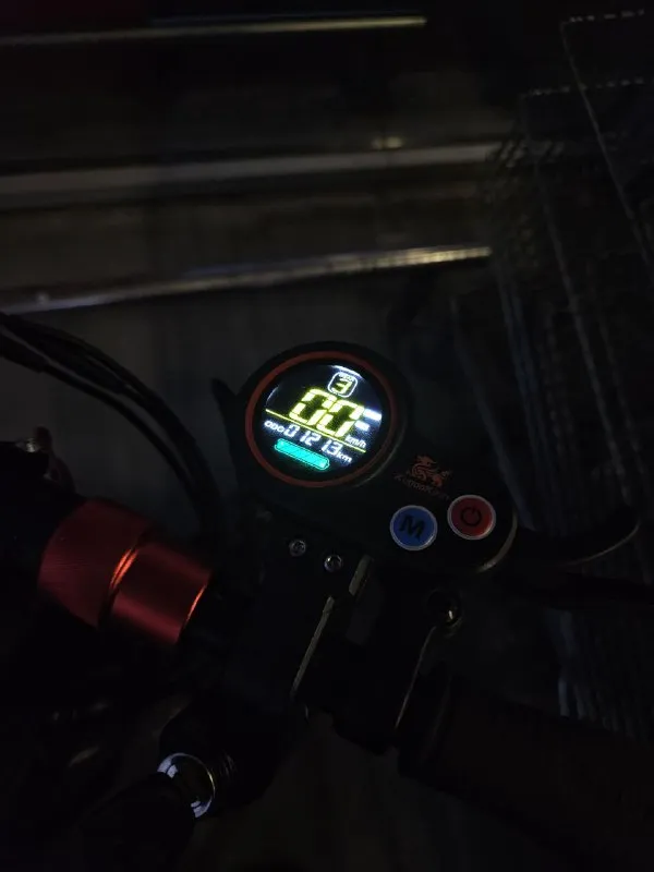 Описание: продам мощный (б/у) электросамокат kugookirin m4 pro plus мотор мощностью 800w батарея 18.... - фотография