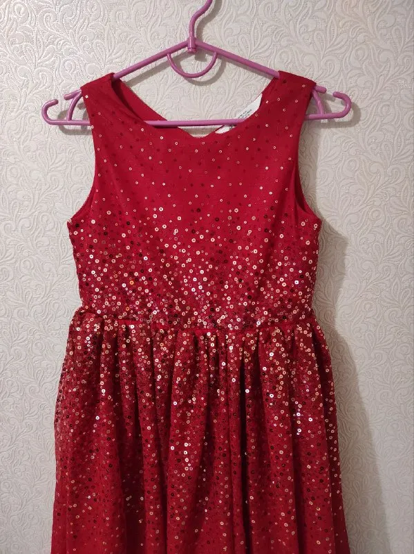 Описание: продам красивейшие платья известной фирмы h&m. на возраст 8-10 лет. без дефектов! надевались 1 раз. в прекрасном состоянии! дополнительные фото и замеры скину. донецк. цена 2500 рублей, за 1 платье. цена: 2500 руб. 📲 tg: ирина 📞🇷🇺звоните: +79494187535 барахолка днр - фотография - 6