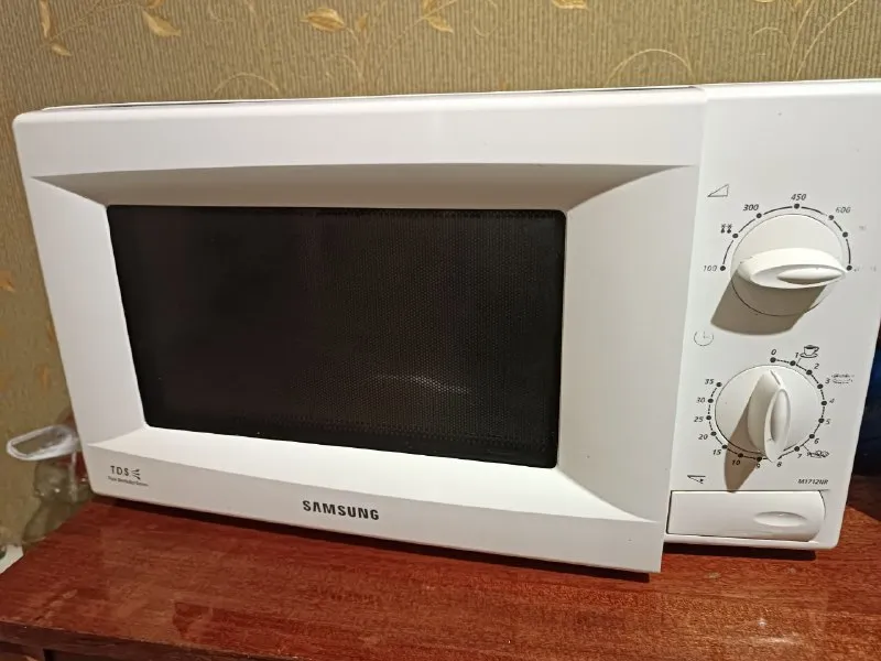 Описание: микроволновая печь "samsung" модель m1712 nr переключатели поворотные механические объём 20 л. мощность 800 вт количество уровней мощности: 7 состояние рабочее цена: 1800 руб. 📲 tg: irina 📞🇷🇺звоните: +7949-419-63-79 барахолка днр - фотография - 4