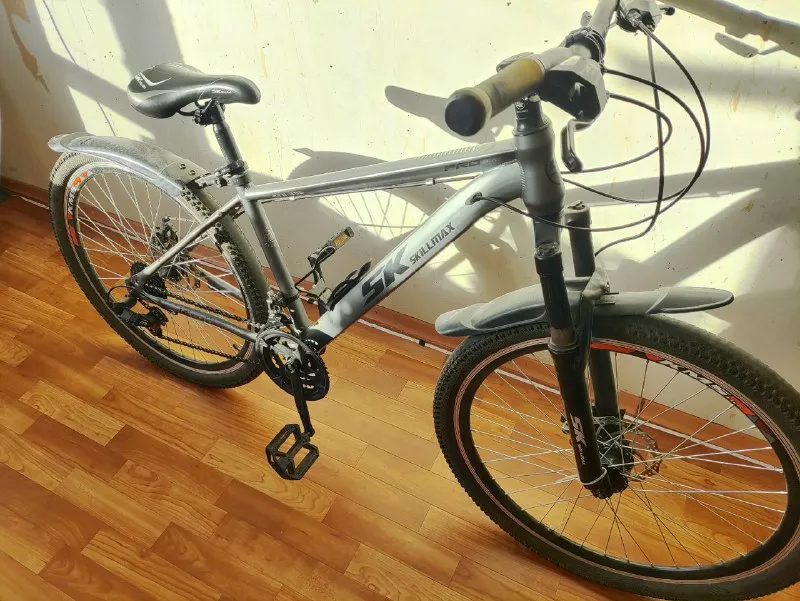 Описание: продам велосипед, диаметр колеса — 26. был куплен 24 года летом, в этом году пару раз выезжал, все работает хорошо! торг - имеется!!! звоните/пишите +79494947261! цена: 18000 руб. 📲 tg: marat ismailov 📞🇷🇺звоните: +79494947261 барахолка днр - фотография - 7