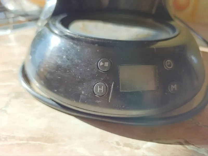 Описание: капельная кофеварка phillips, в хорошем состоянии, рабочая, есть небольшие потёртости, маленькая царапина. есть функция, задать время начала варки. в подарок отдам новый фильтр, для кофе. коробки нет цена: 3500 руб. 📲 tg: -lite- 📞🇷🇺звоните: +79490397303 барахолка днр - фотография - 4