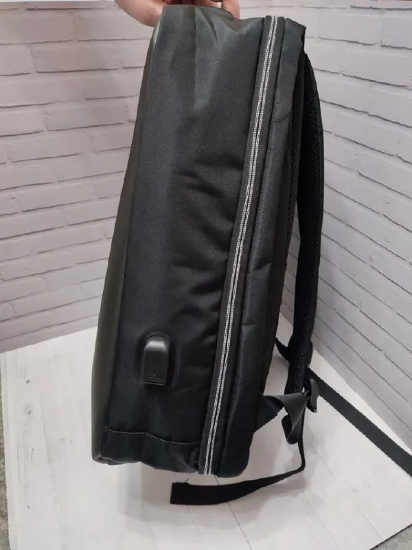 Описание: 💥продам новый рюкзак ✨большой эргономичный городской рюкзак с массой различных отделений и приспособлений. имеет множество отделений, в том числе отделение под ноутбук с мягкой защитой от случайных ударов. рюкзак водостойкий, вместительный, имеет usb разъем и кодовый замочек для защиты от кражи. размер: 44 х 30 х 17 см. цвет: черный. все вопросы по телефону. цена: 2395 руб. 📲 tg: александр клюев 📞🇷🇺звоните: +7 949 450 92 20 барахолка днр - фотография - 6